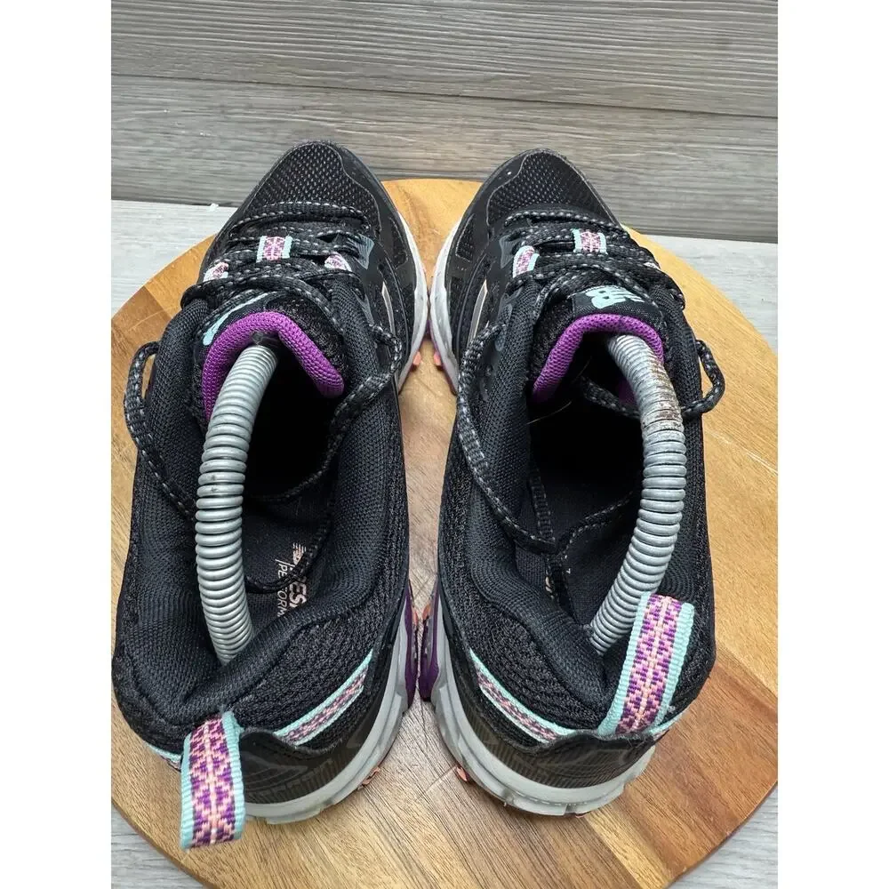 New Balance 412v3 Womens Trail Athletic Running Shoes Black Size 8